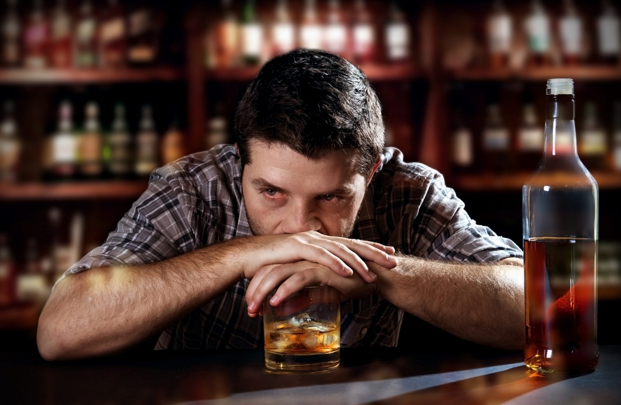 Ranking ośrodków terapii, Manipulacja osób uzależnionych od alkoholu – szantaż emocjonalny